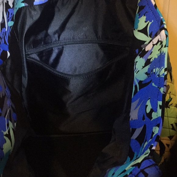 💙NWT Vera Bradley Tote💙 - Picture 4 of 8